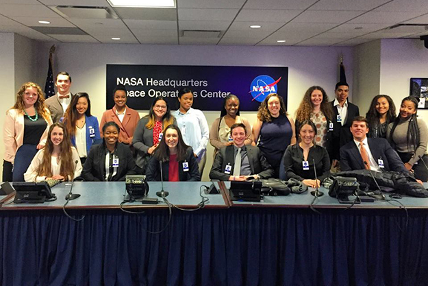 2017 Immersion Week students visit NASA